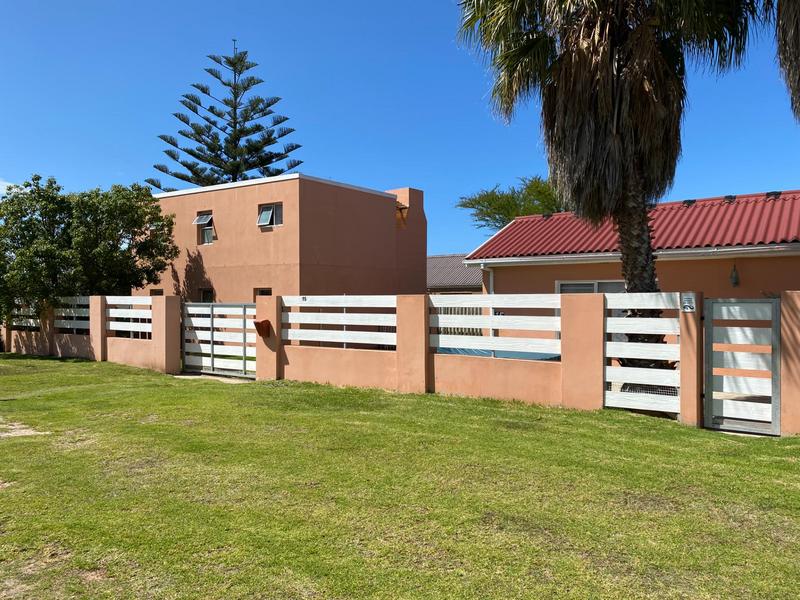 5 Bedroom Property for Sale in Sandbaai Western Cape